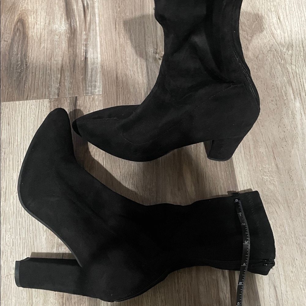 Elegant Black Women's Boots